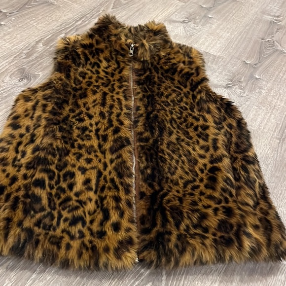 Women’s J. Crew Faux Fur Cheetah Print Fluffy Vest Sz XS - Picture 5 of 8